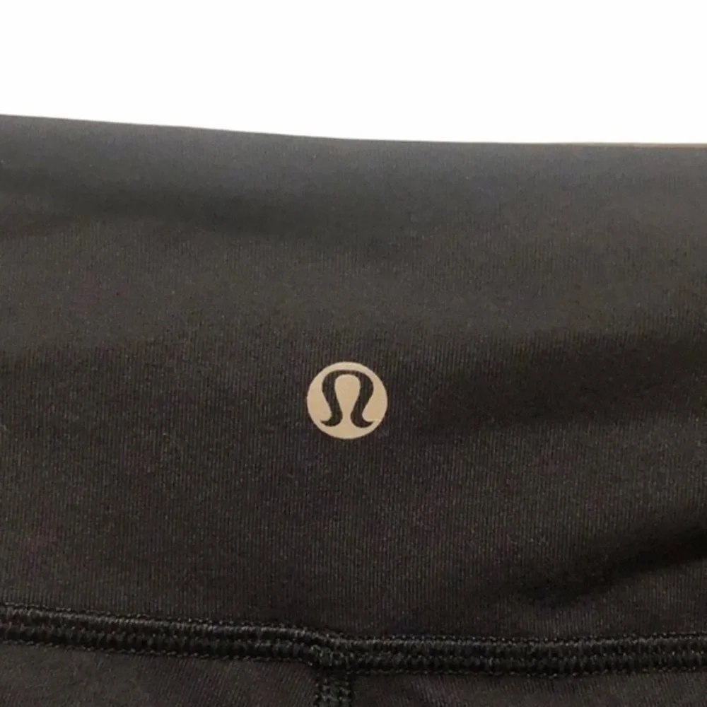 Lululemon  Athletica cropped leggings  size 4 buttery soft - Picture 5 of 5